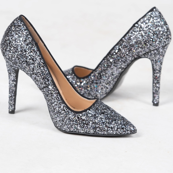 Qupid Shoes - 🎉2xHP🎉 Black & Silver Glitter Party Heels